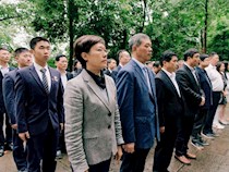 李素洁校长参加肖劲光大将铜像敬献花篮仪式