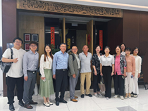 我校走访上海校友企业并看望部分在沪校友