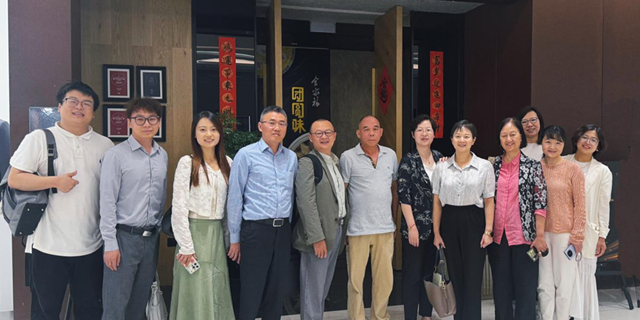 我校走访上海校友企业并看望部分在沪校友