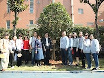 郡园重聚话师恩      校友共叙同窗情      ——记长郡84届初中、87届高中校友回母校团聚